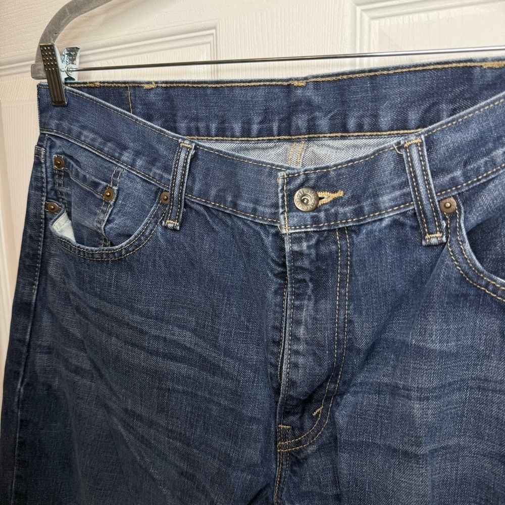 Levi's 514 Straight Leg Blue Jeans Classic Style 38 W 32 L Medium Wash GUC - Picture 2 of 8